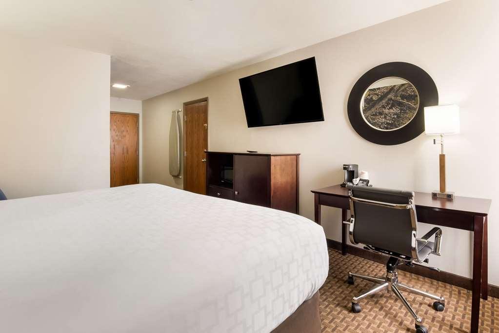 Clarion Pointe Hotel Abingdon Room photo