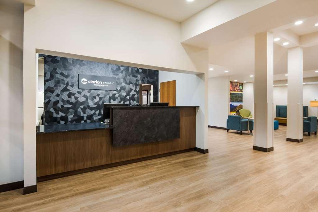 Clarion Pointe Hotel Abingdon Interior photo